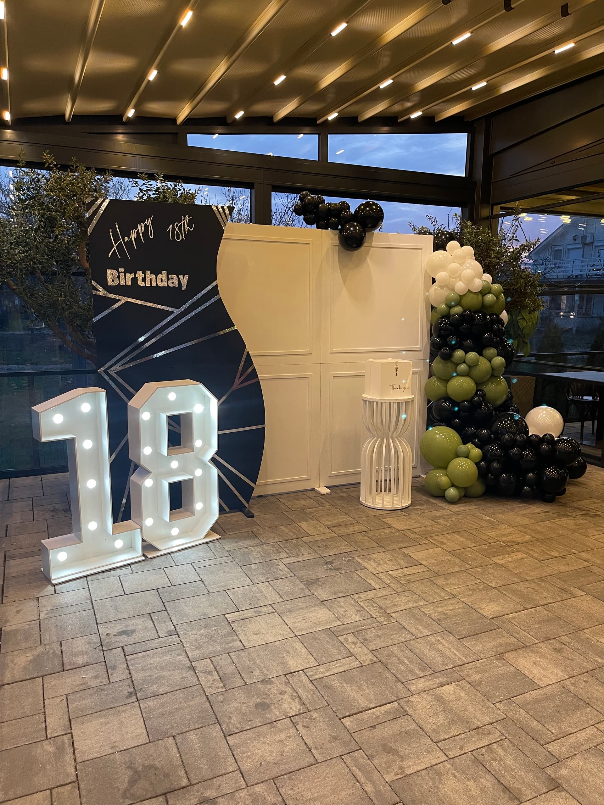 Dekoracije i buketi od srca - slika 14