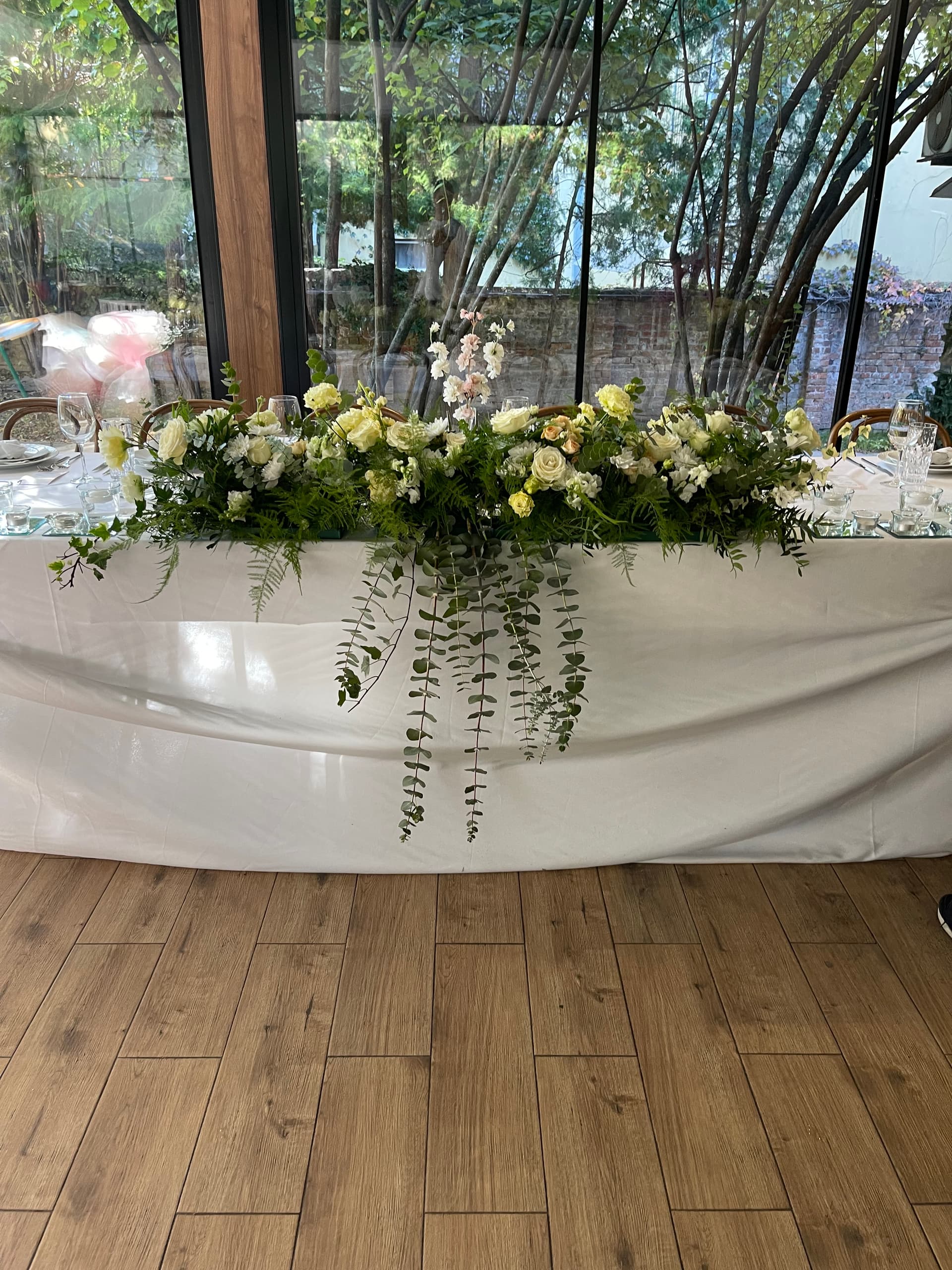 Dekoracije i buketi od srca - slika 26