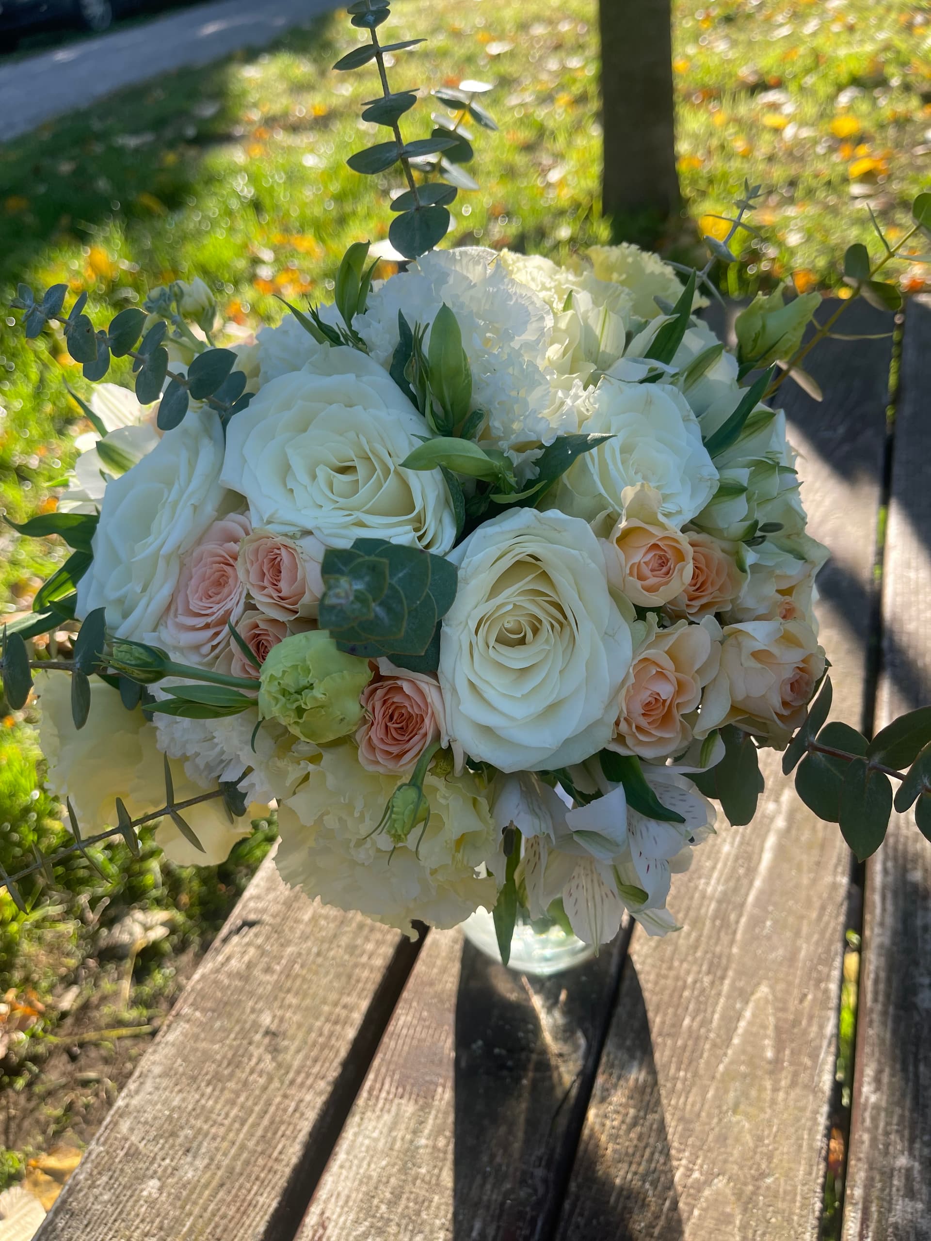 Dekoracije i buketi od srca - slika 27