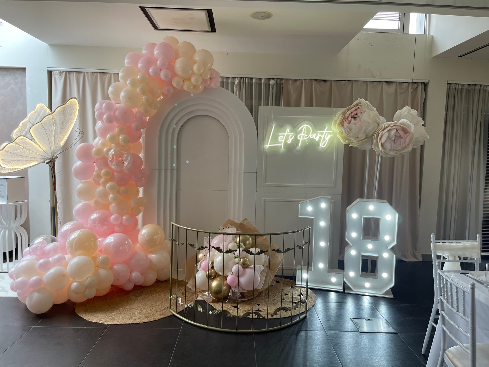 Dekoracije i buketi od srca - slika 28